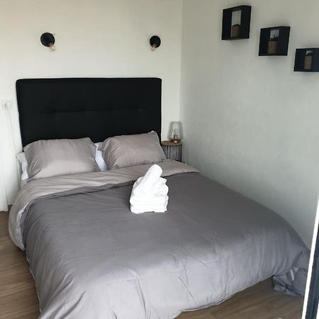 Les Pieds Dans L' Eau Apartment Empuriabrava Exterior photo
