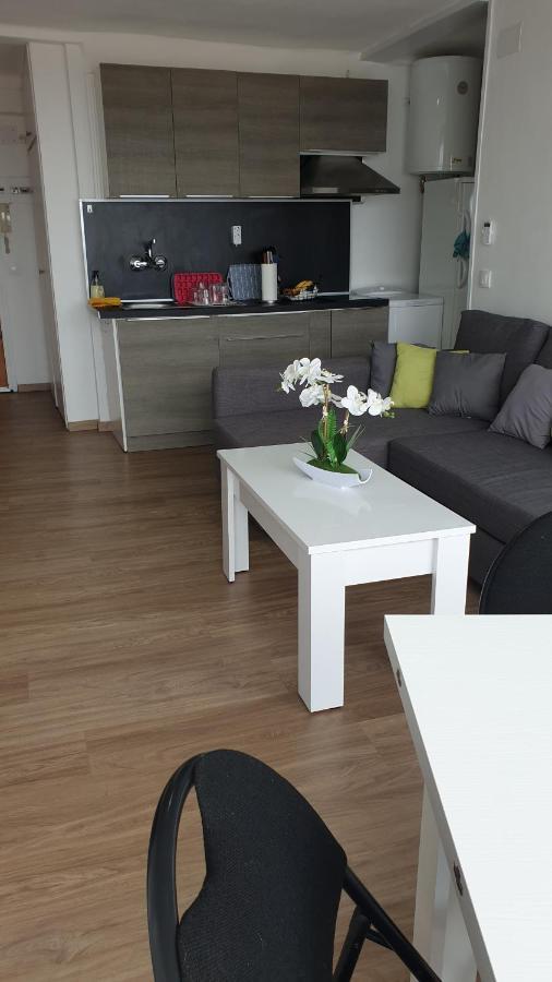 Les Pieds Dans L' Eau Apartment Empuriabrava Exterior photo