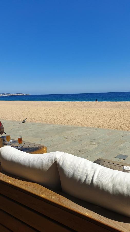 Les Pieds Dans L' Eau Apartment Empuriabrava Exterior photo