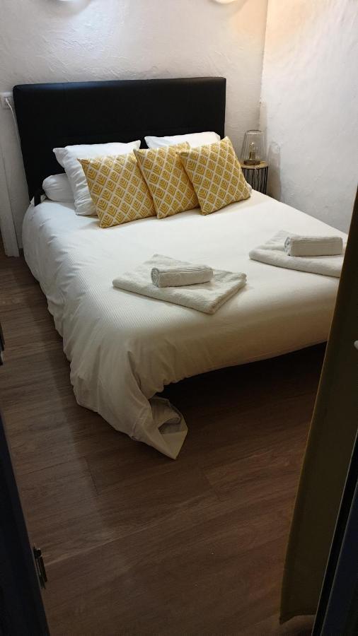 Les Pieds Dans L' Eau Apartment Empuriabrava Exterior photo