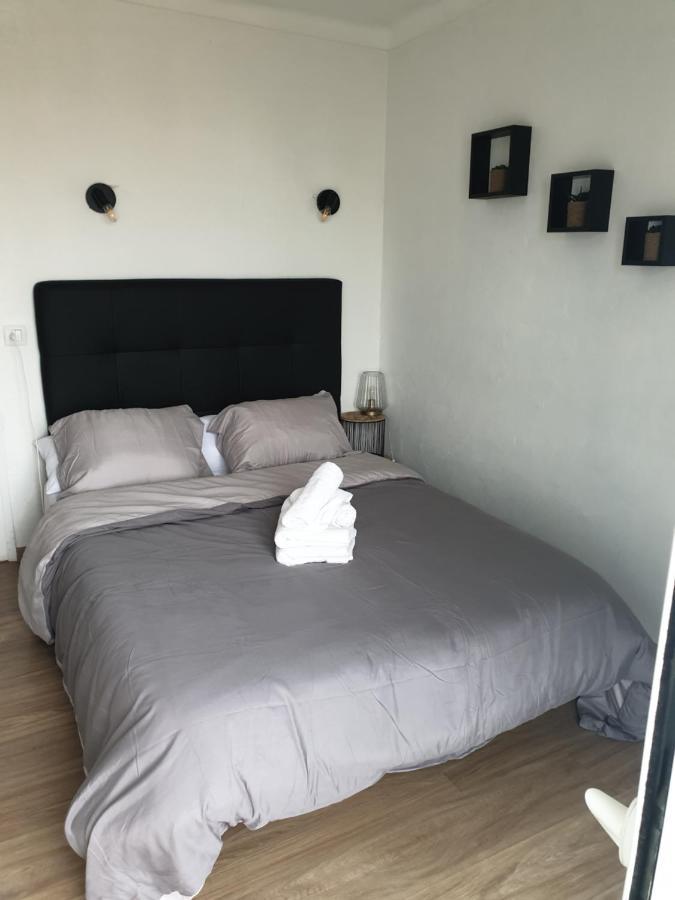 Les Pieds Dans L' Eau Apartment Empuriabrava Exterior photo