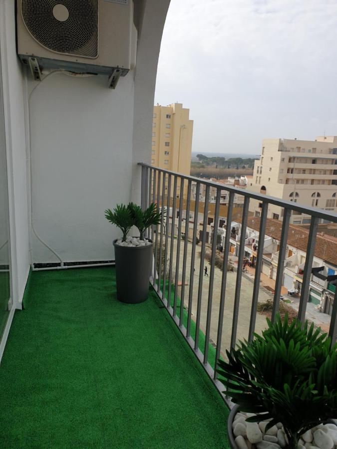 Les Pieds Dans L' Eau Apartment Empuriabrava Exterior photo